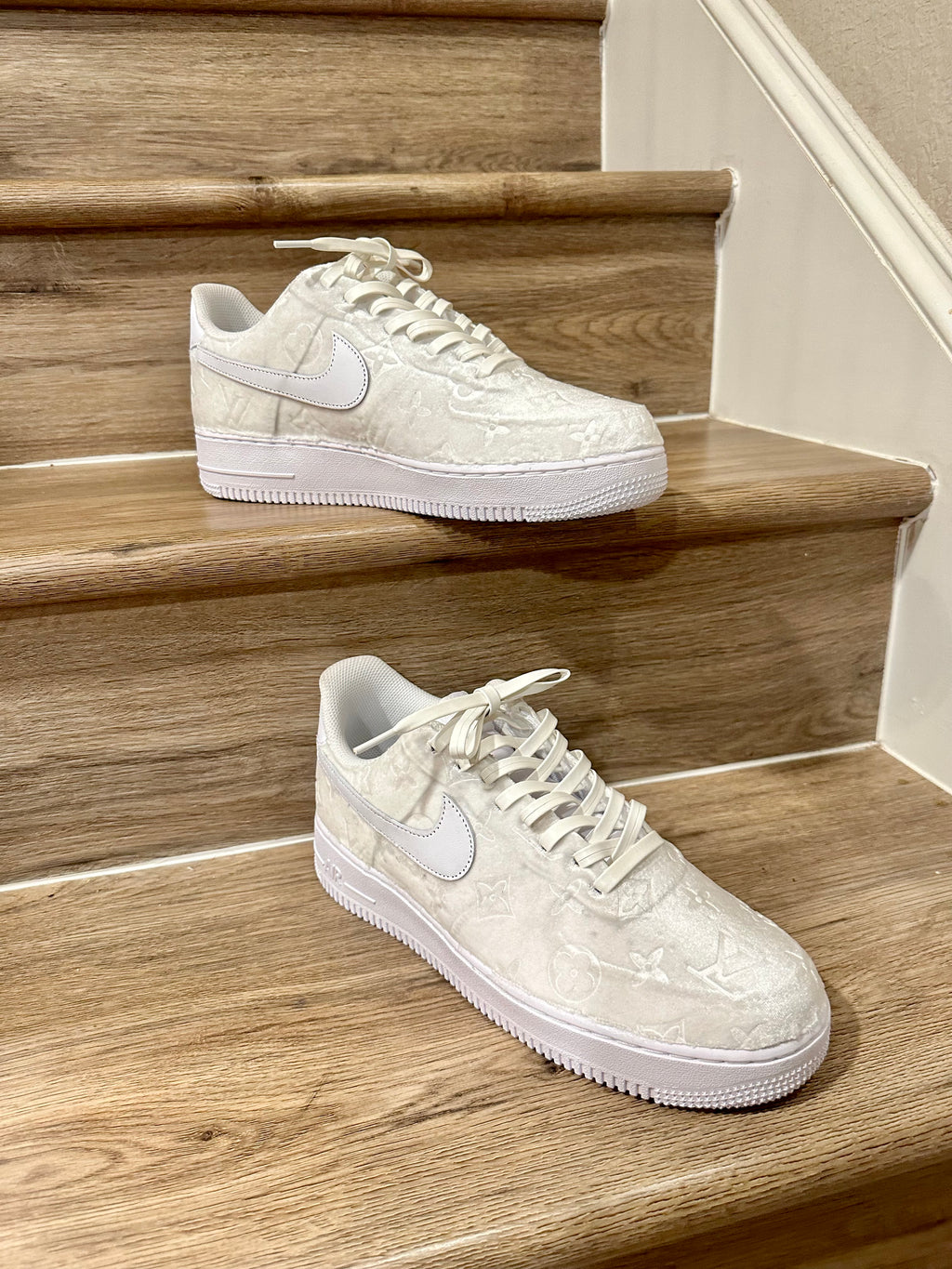 cool white velvet af1
