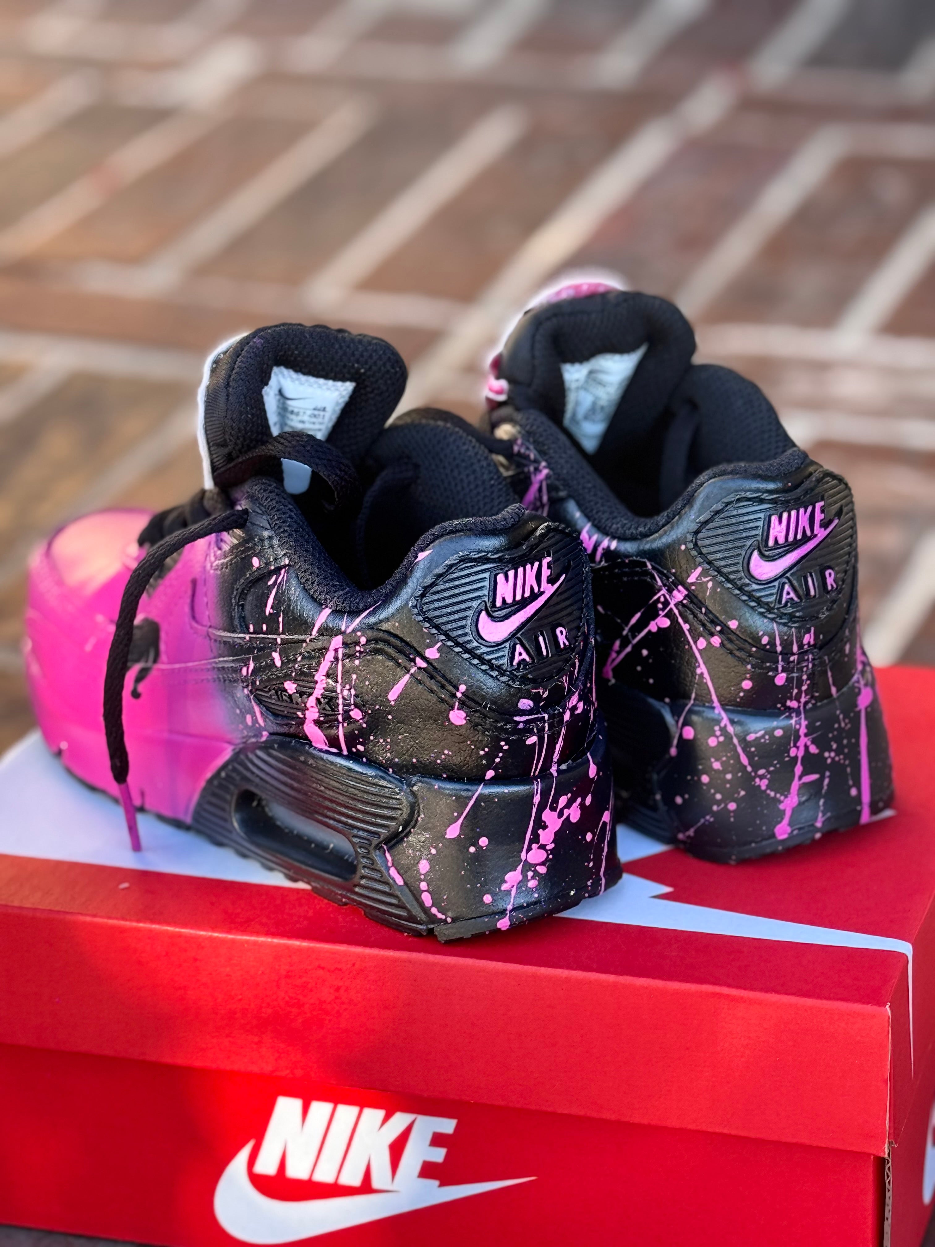 this is a toddler shoe only !!!