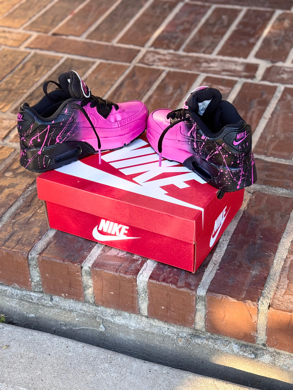 this is a toddler shoe only !!!