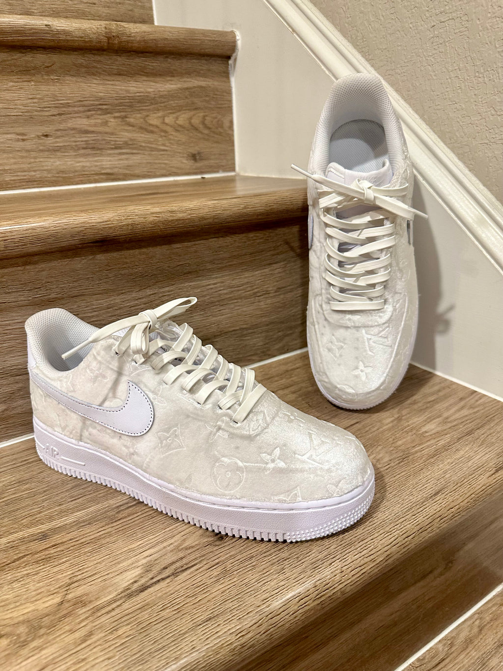 cool white velvet af1