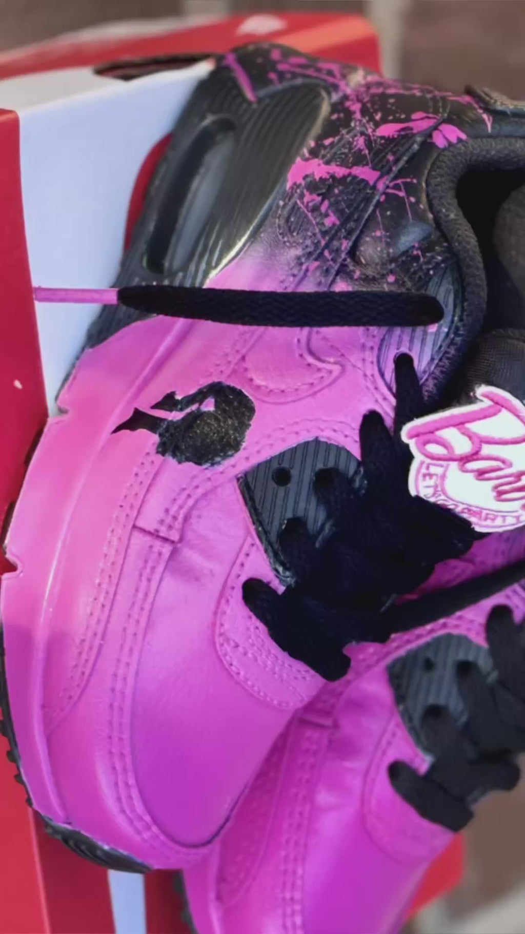 this is a toddler shoe only !!!